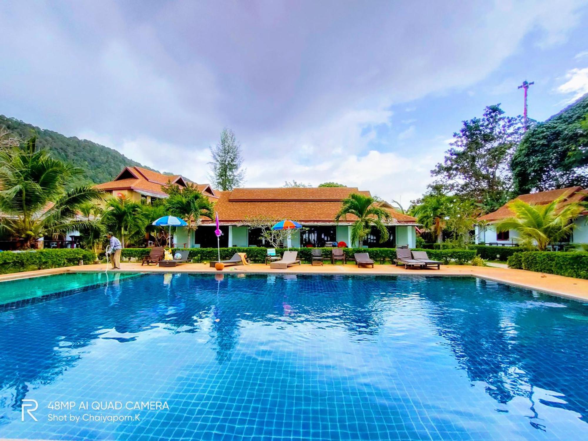 Banana Beach Resort Ko Lanta Exterior foto